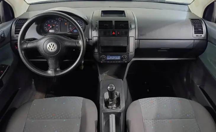 POLO SEDAN 1.6 MI 8V