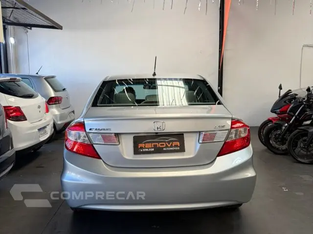CIVIC - 1.8 LXS 16V 4P AUTOMÁTICO