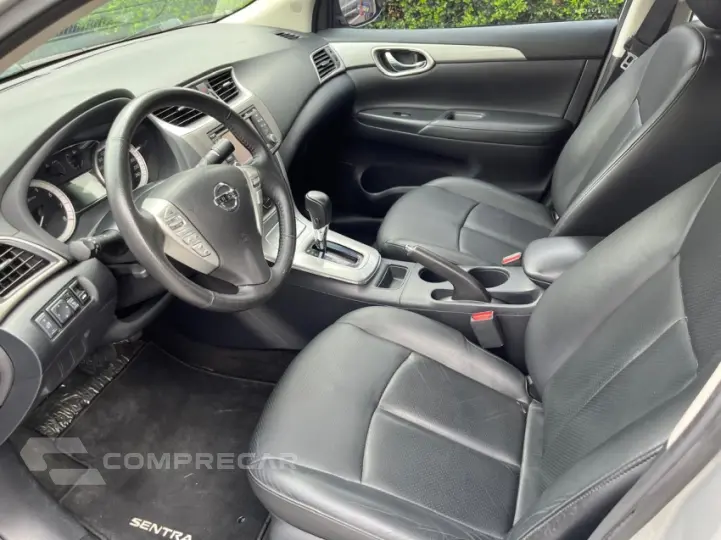 AZERA 3.0 MPFI GLS V6 24V