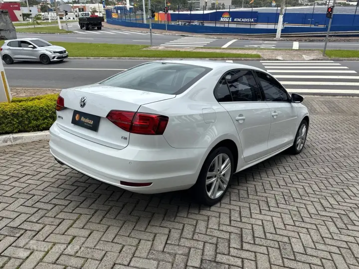 JETTA Highline 2.0 TSI 16V 4p Tiptronic