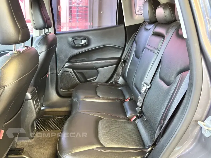 COMPASS 2.0 16V DIESEL TRAILHAWK 4X4 AUTOMÁTICO