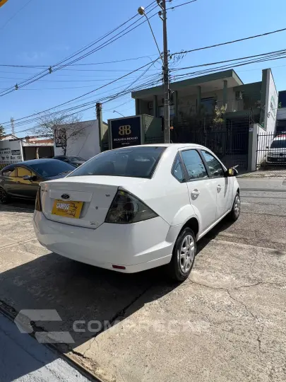FIESTA 1.6 MPI Class Sedan 8V