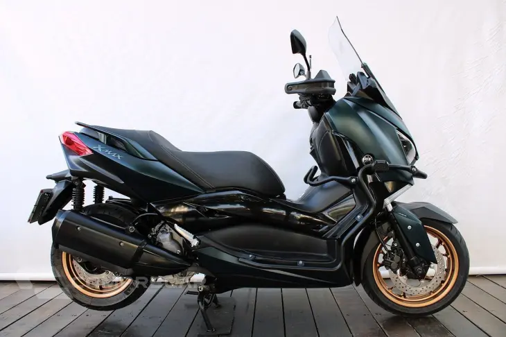 YAMAHA XMAX ABS