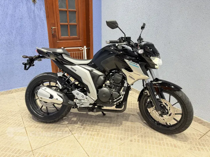 Fazer 250 FZ25