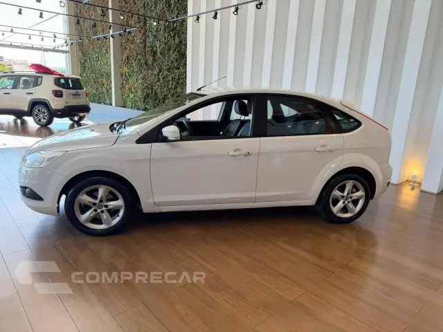 FOCUS HATCH - 2.0 GLX 16V 4P MANUAL