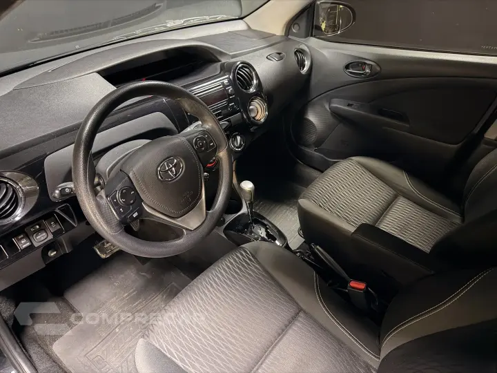 ETIOS 1.5 X PLUS 16V FLEX 4P AUTOMÁTICO