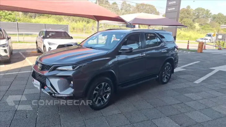 HILUX SW4 2.8 D-4D TURBO DIESEL SRX PLATINUM 7L 4