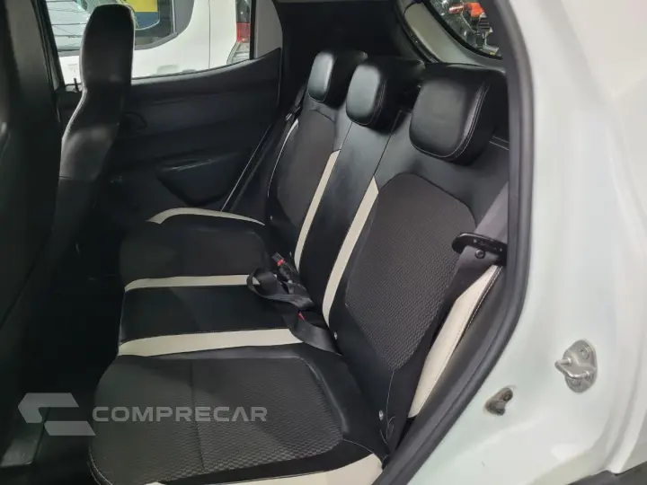 Kwid KWID Intense 1.0 Flex 12V 5p Mec.