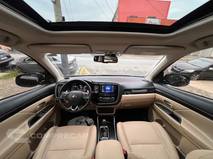 OUTLANDER 2.2 165cv Diesel Aut.