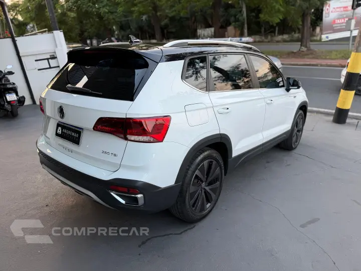 Taos 1.4 250 Tsi Total Flex Highline Automático