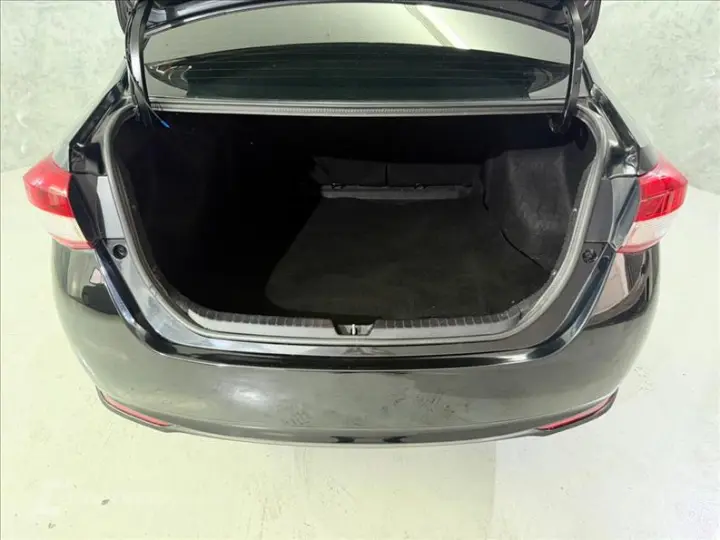 YARIS 1.5 16V Sedan XL