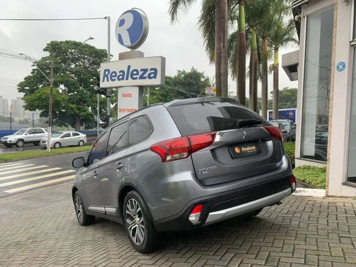 OUTLANDER 2.0 16V 160cv Aut.