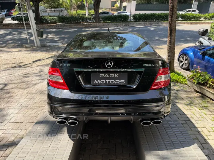 C 63 AMG 6.3 Sedan V8