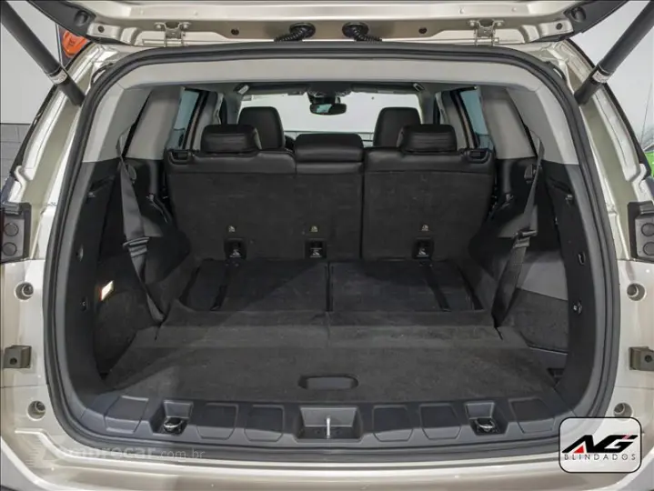 COMMANDER 1.3 T270 Turbo Overland