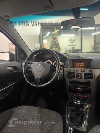 VECTRA 2.0 MPFI Expression 8V