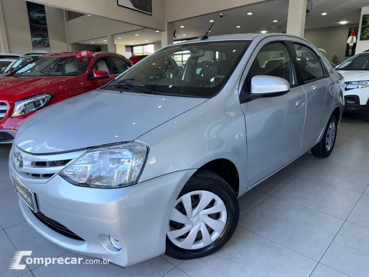 Étios Sedan XS 1.5