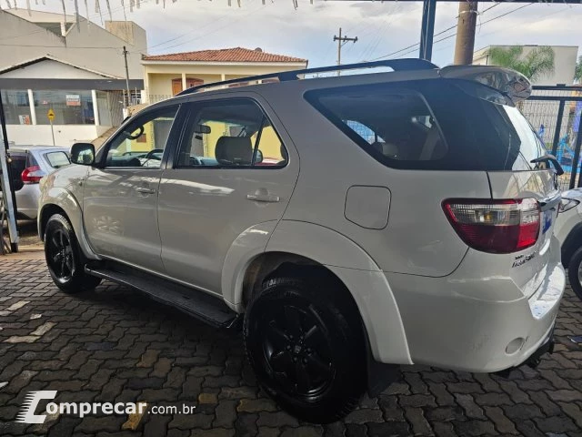 HILUX SW4 - 3.0 SRV 4X4 7 LUGARES 16V TURBO INTERCOOLER 4P A