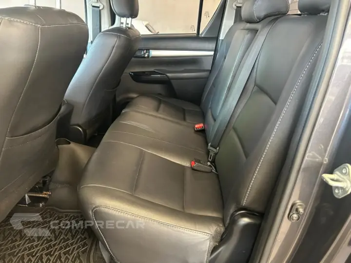HILUX 2.8 D-4D TURBO DIESEL CD SR 4X4 AUTOMÁTICO