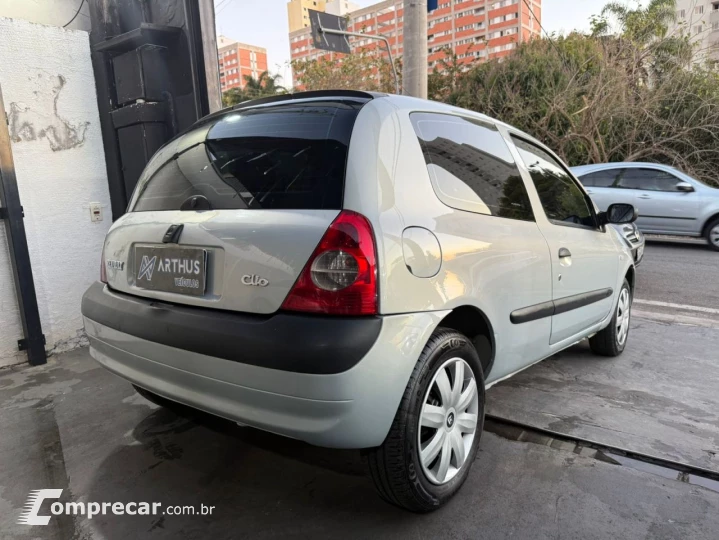 Clio Authentique 1.0 8V 3p