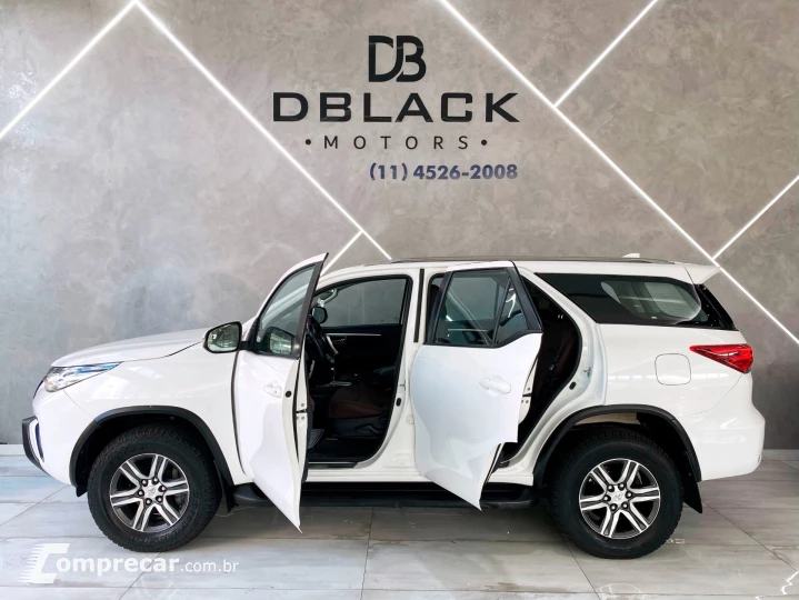 Hilux SW4 SR 4x2 2.7/ 2.7 Flex 16V Aut.