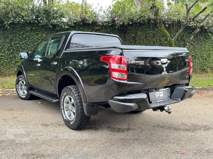 L200 TRITON 2.4 16V Turbo Sport HPE CD 4X4