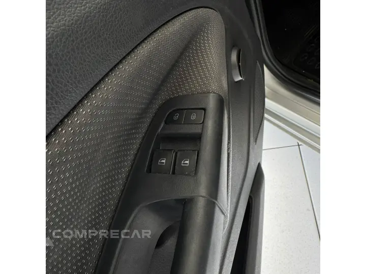 VOYAGE 1.0 MI 8V FLEX 4P MANUAL