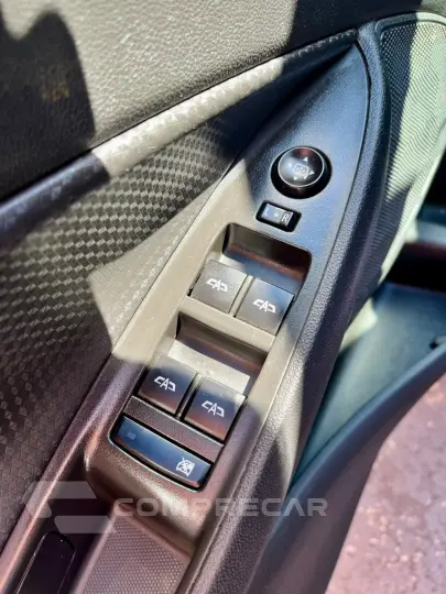 ONIX 1.0 Turbo Plus Premier