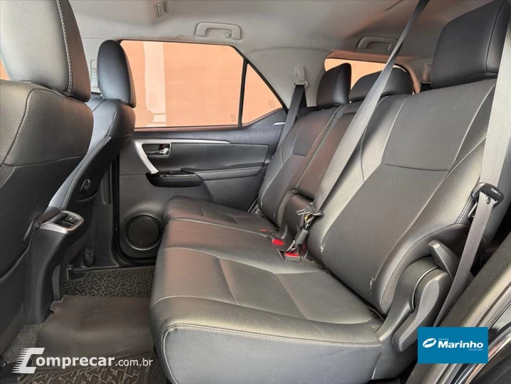 HILUX 2.8 D-4D TURBO DIESEL CD SRX 4X4 AUTOMÁTICO