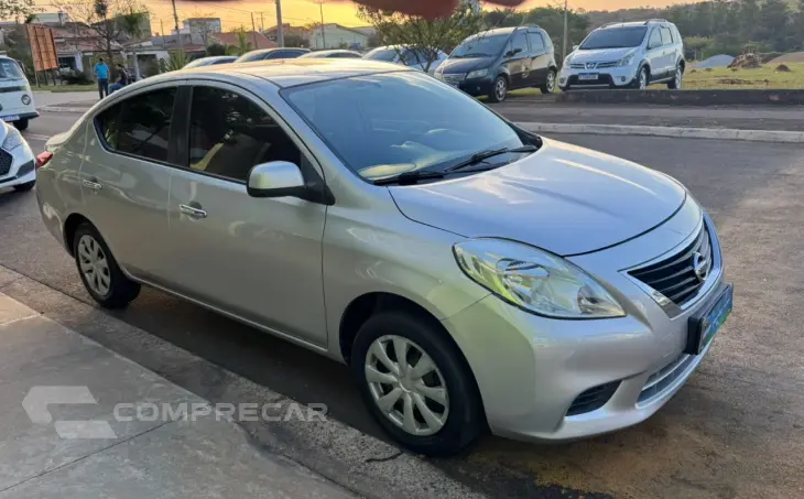 Versa Sedan 1.6 16V 4P FLEX SL