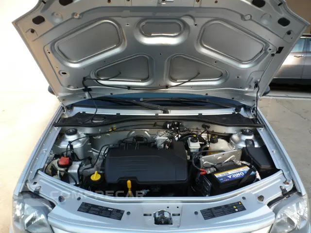 LOGAN 1.0 Authentique 16V