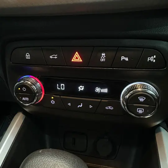 ONIX SED. Plus PREM. 1.0 12V TB Flex Aut