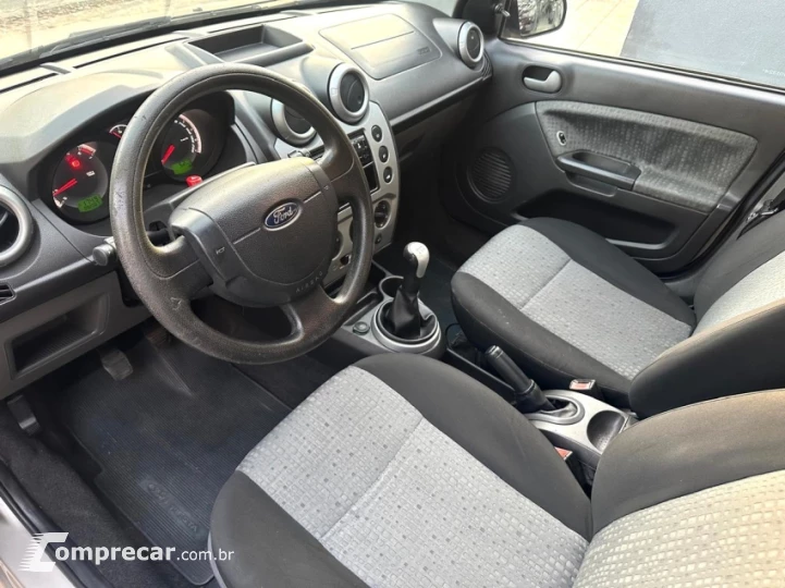 FIESTA 1.6 MPI Class Sedan 8V