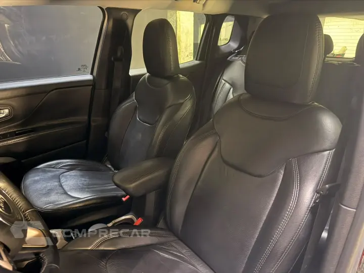 RENEGADE 1.8 16V FLEX LONGITUDE 4P AUTOMÁTICO