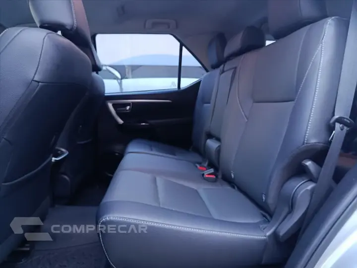 HILUX SW4 2.8 D-4D TURBO DIESEL SRX PLATINUM 4X4