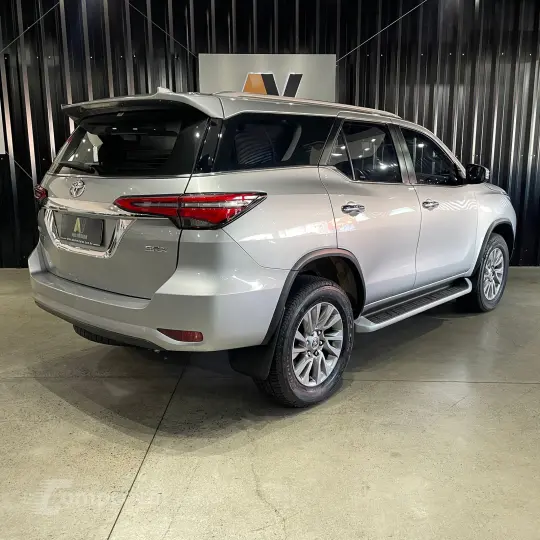 HILUX SW4 2.8 SRX 4X4 7 Lugares 16V Turbo Intercooler