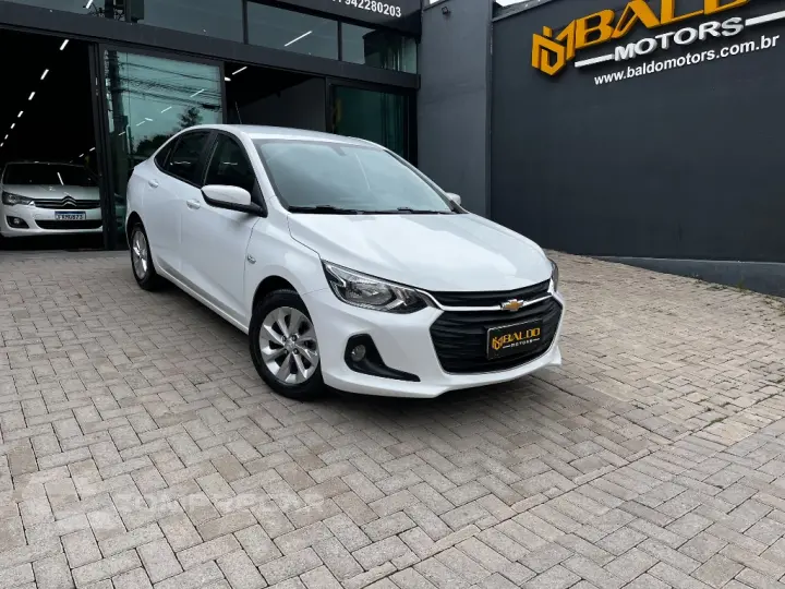 ONIX SEDAN Plus LT 1.0 12V Flex 4p Mec.