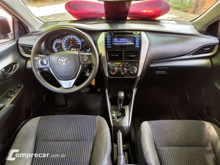 YARIS 1.5 16V FLEX SEDAN XL LIVE MULTIDRIVE