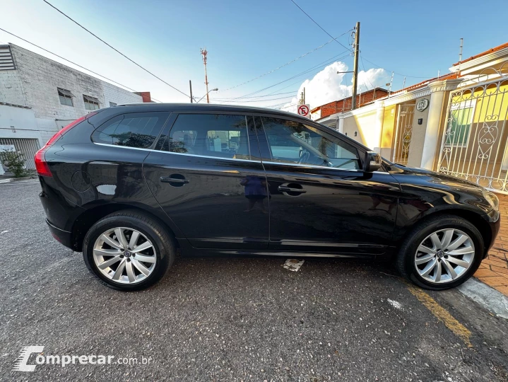 XC60 2.0 T5 Momentum