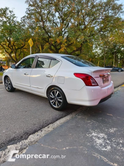 Versa Sedan 1.6 16V 4P FLEX SL