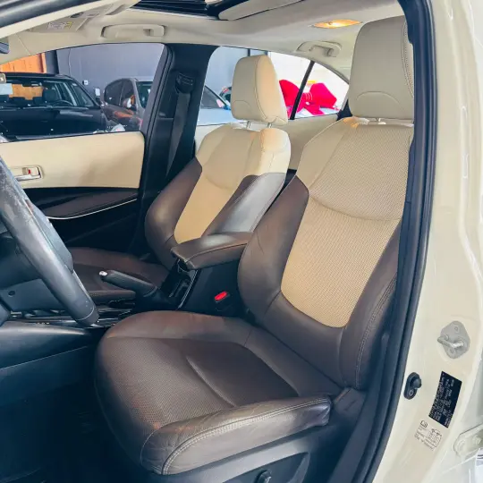 COROLLA 1.8 VVT-I Hybrid Altis Premium