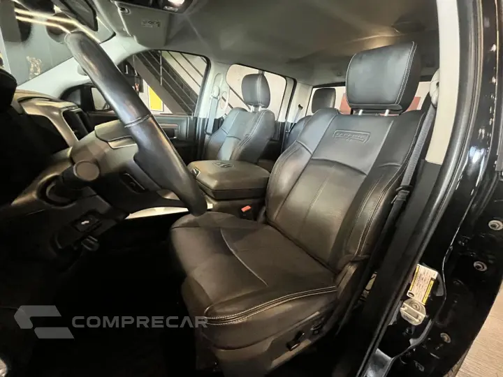 Classic 5.7 V8 32V 4P HEMI LARAMIE AUTOMÁTICO