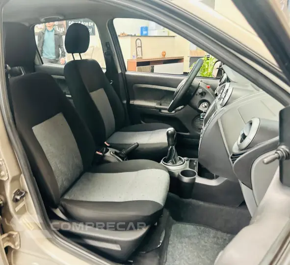 FIESTA 1.6 MPI Sedan 8V