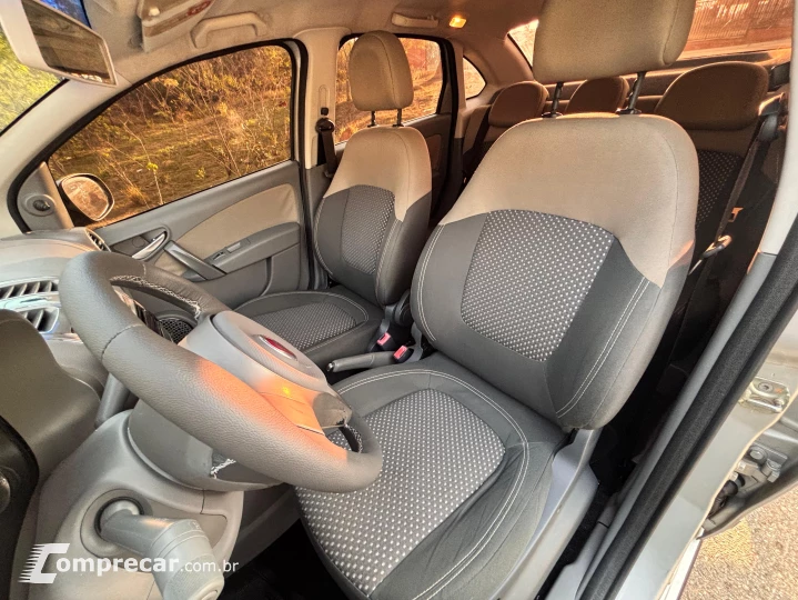 Grand Siena Essence 1.6 16V (Flex)