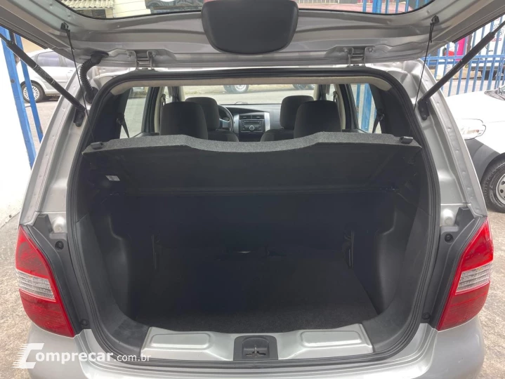 LIVINA 1.8 S 16V