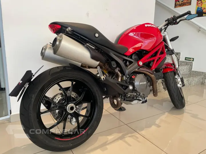 MONSTER 796