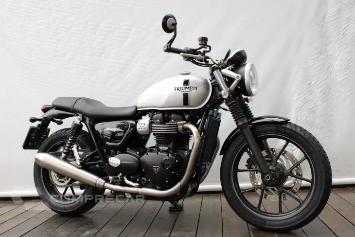 TRIUMPH STREET TWIN