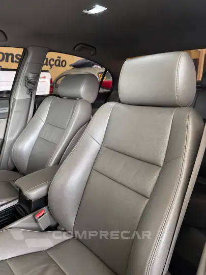 CIVIC 1.8 LXL 16V