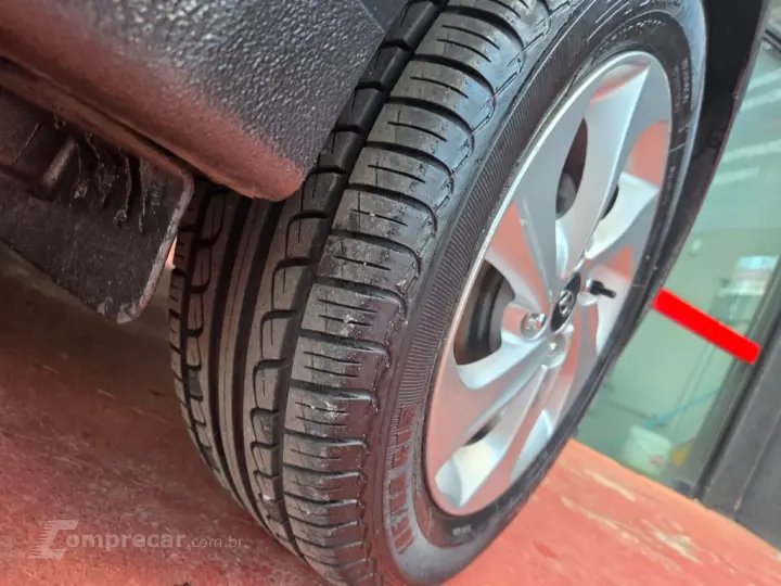 HB20S C.Plus 1.6 Flex 16V Mec