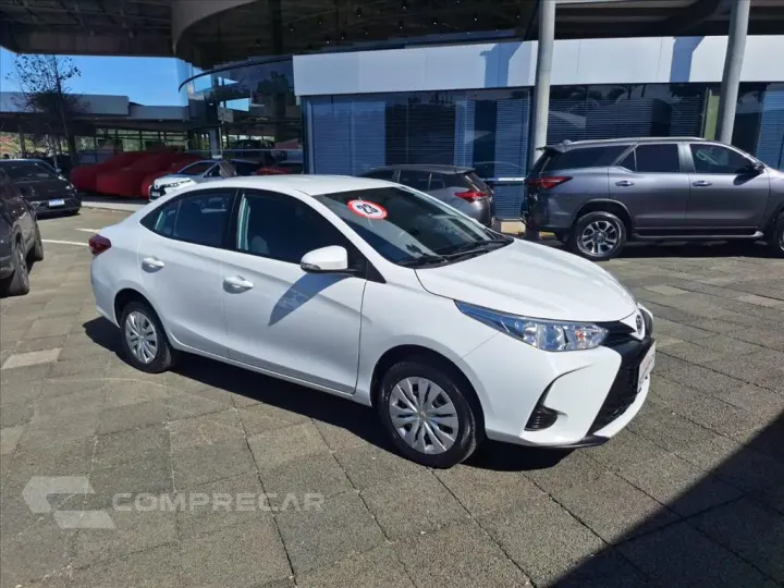 YARIS 1.5 16V FLEX SEDAN XL LIVE MULTIDRIVE