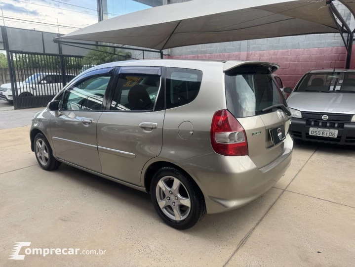 Fit 1.4 16V 4P LX FLEX